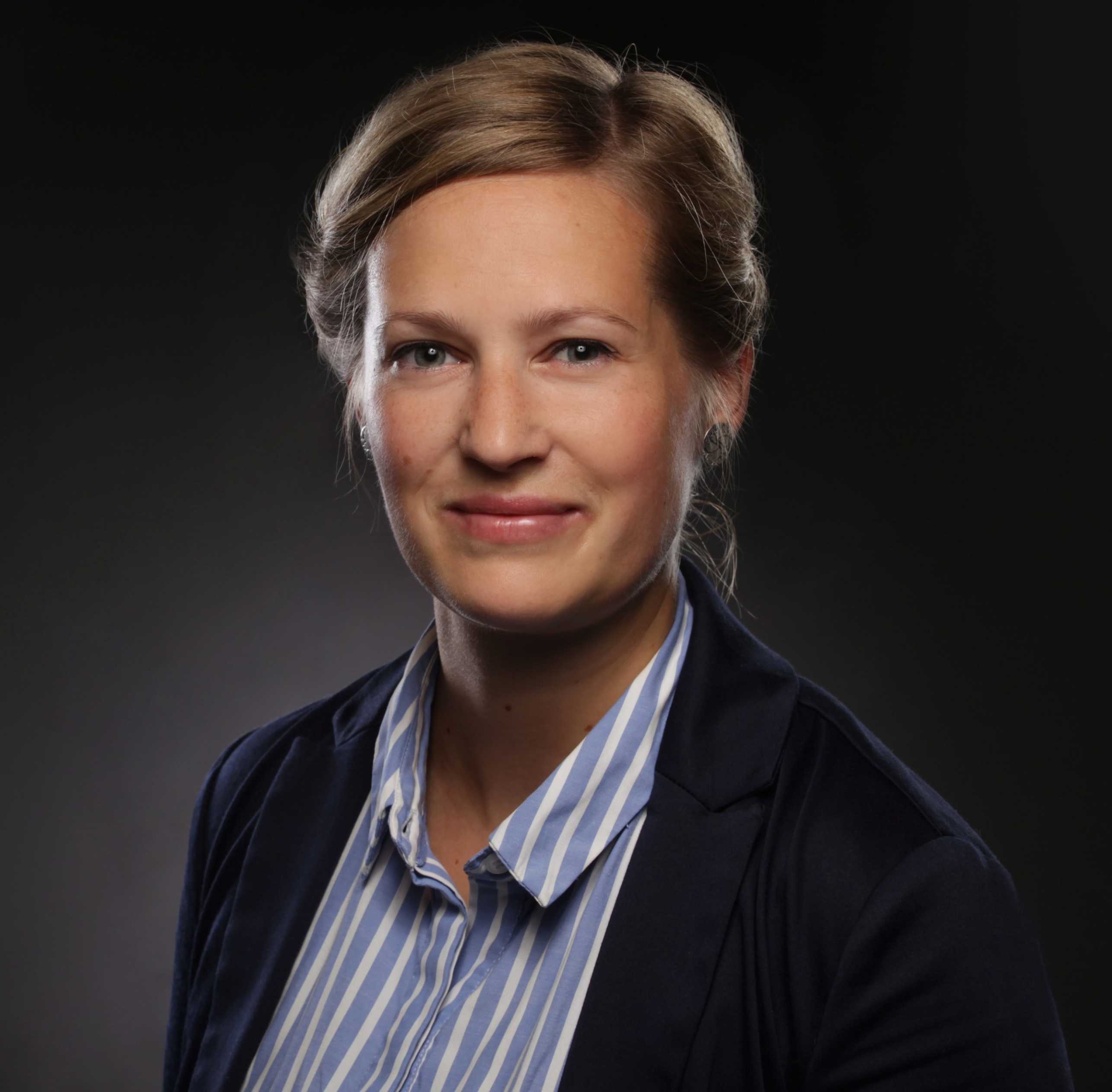 Enlarged view: Annika
